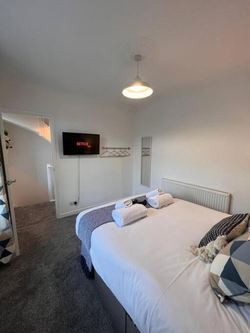 Bridge Place - Spacious Home With Plenty Of Beds! Merthyr Tydfil Exteriör bild